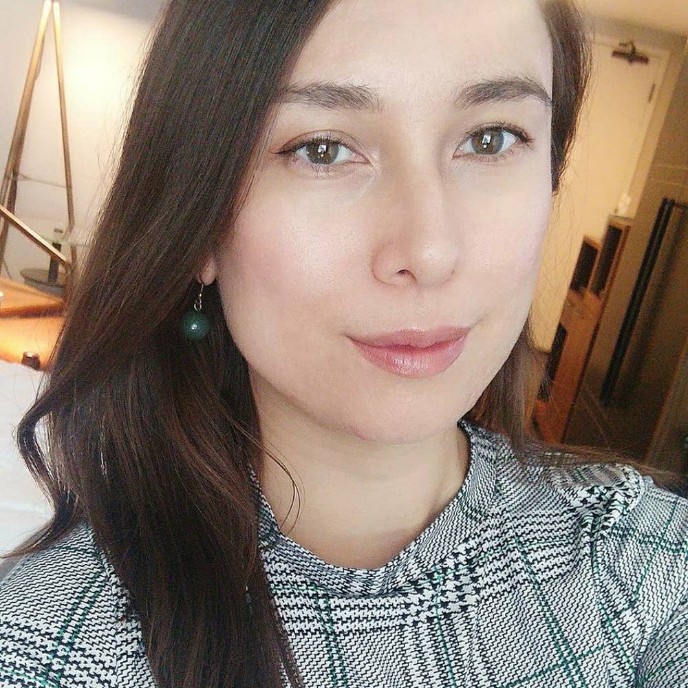 Meet your Posher, Roxanna
